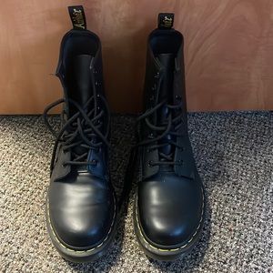 Dr. Martens. 1460 - Black. Size 8 womens